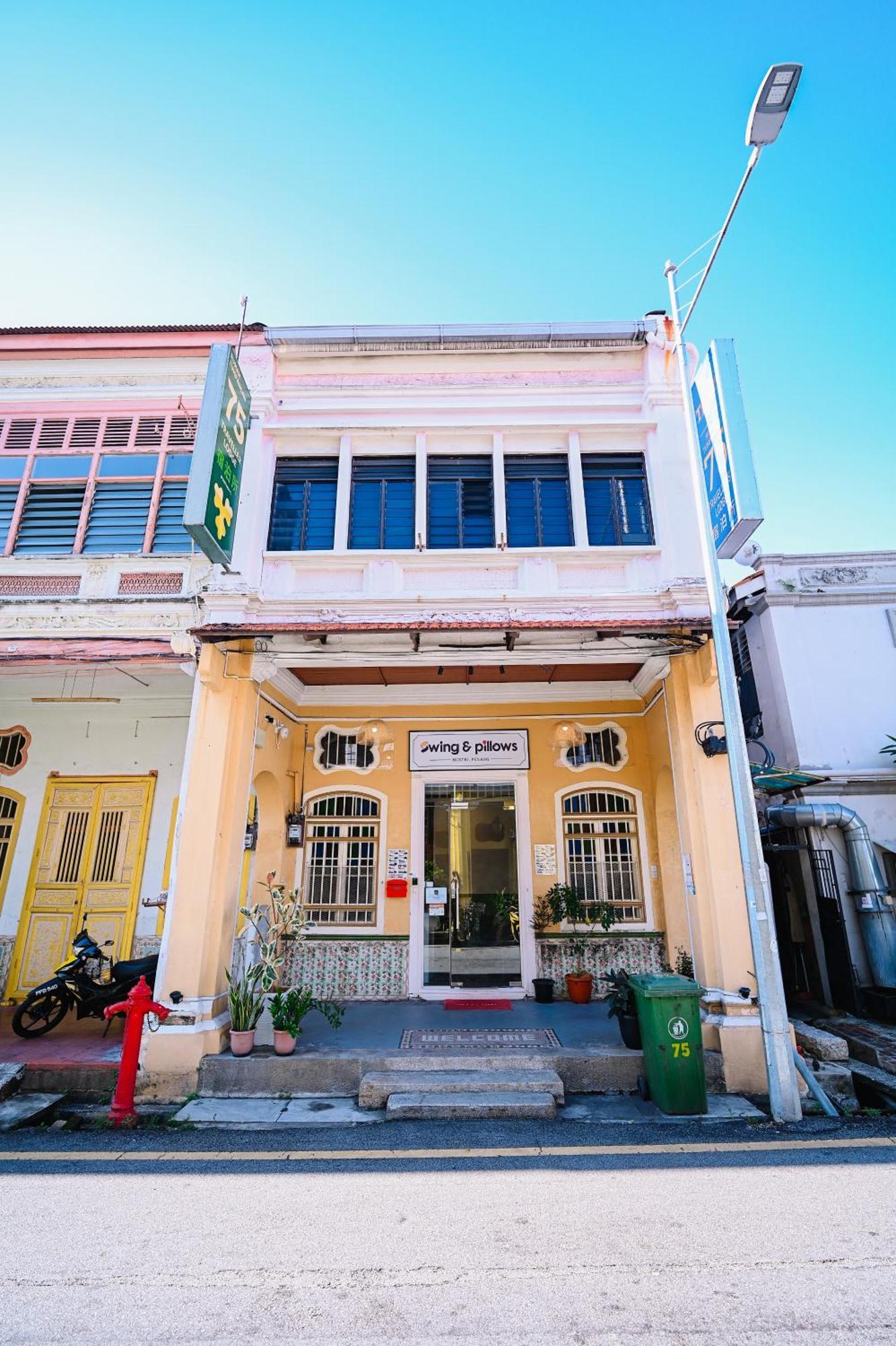 Swing & Pillows - 75 Muntri, Penang George Town Exterior photo